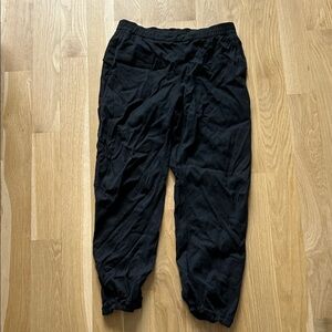 Lululemon size 6 joggers
